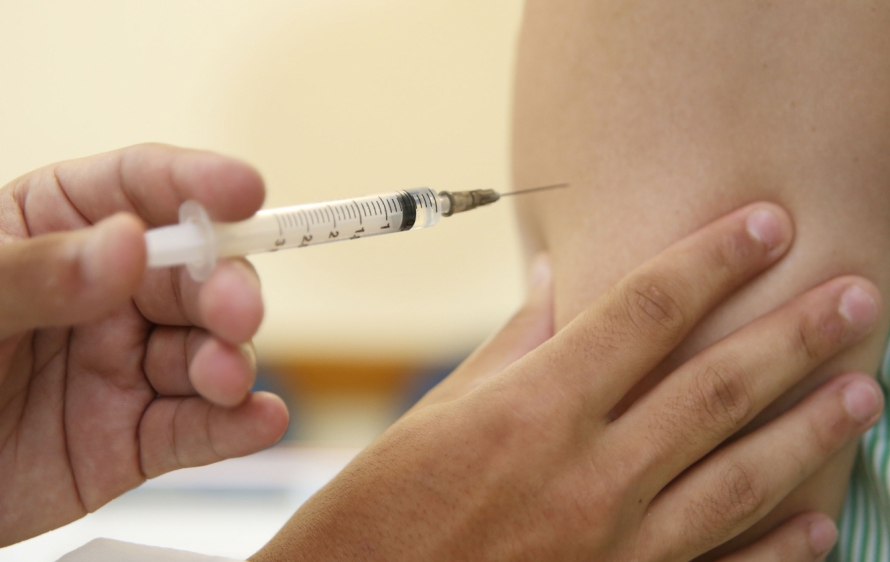 Auxílio Brasil dispensará vacinação até abril, diz Ministério da Cidadania