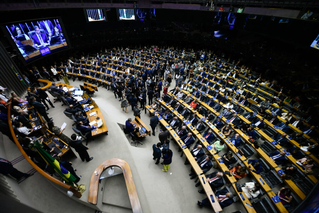 Congresso tem mais influência que Ministério da Saúde no direcionamento de recursos para áreas essenciais do SUS