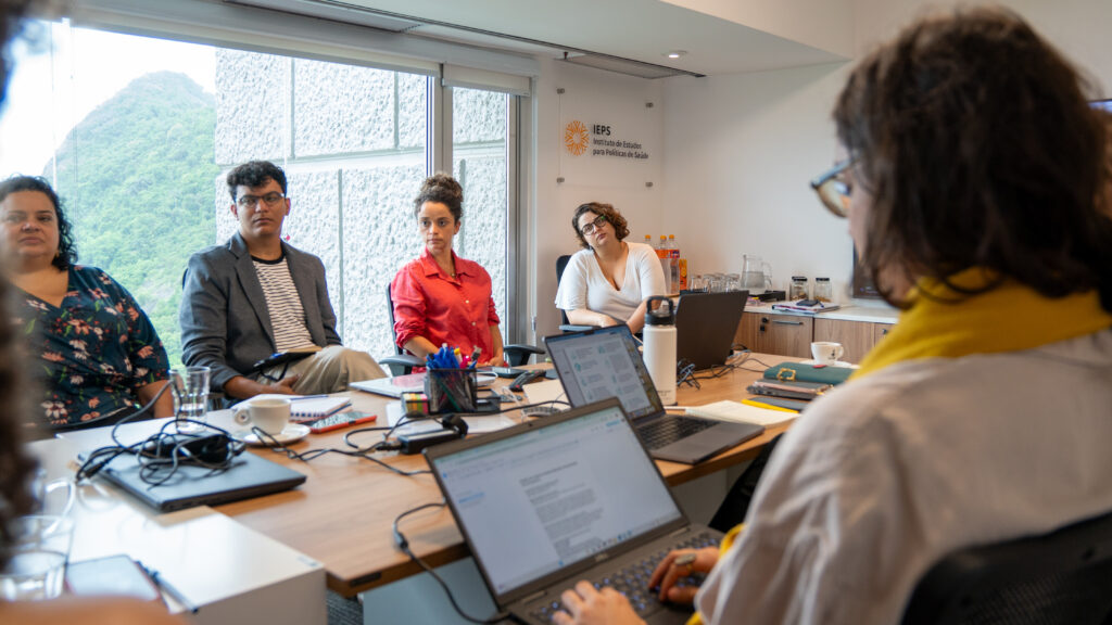 IEPS e Instituto Felipe Neto iniciam parceria em projetos de saúde mental, educação midiática e meio ambiente