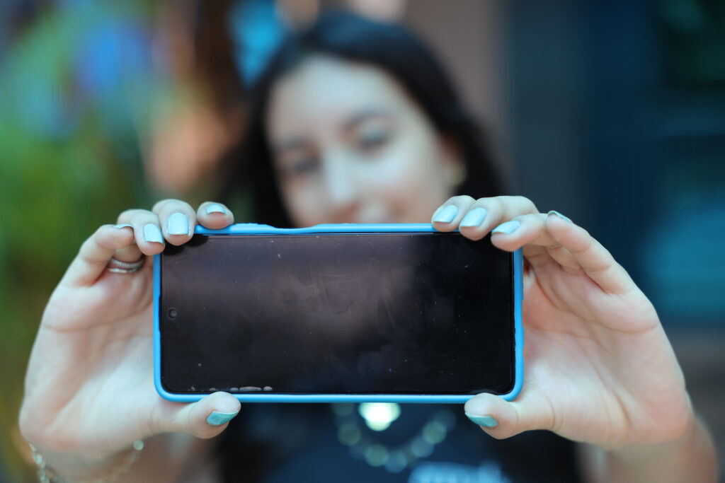 IEPS promove minicurso sobre uso de celulares, internet e saúde mental nas escolas