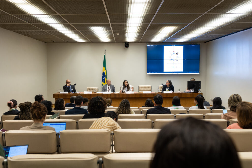 IEPS promove debate sobre saúde mental das juventudes no Congresso Nacional