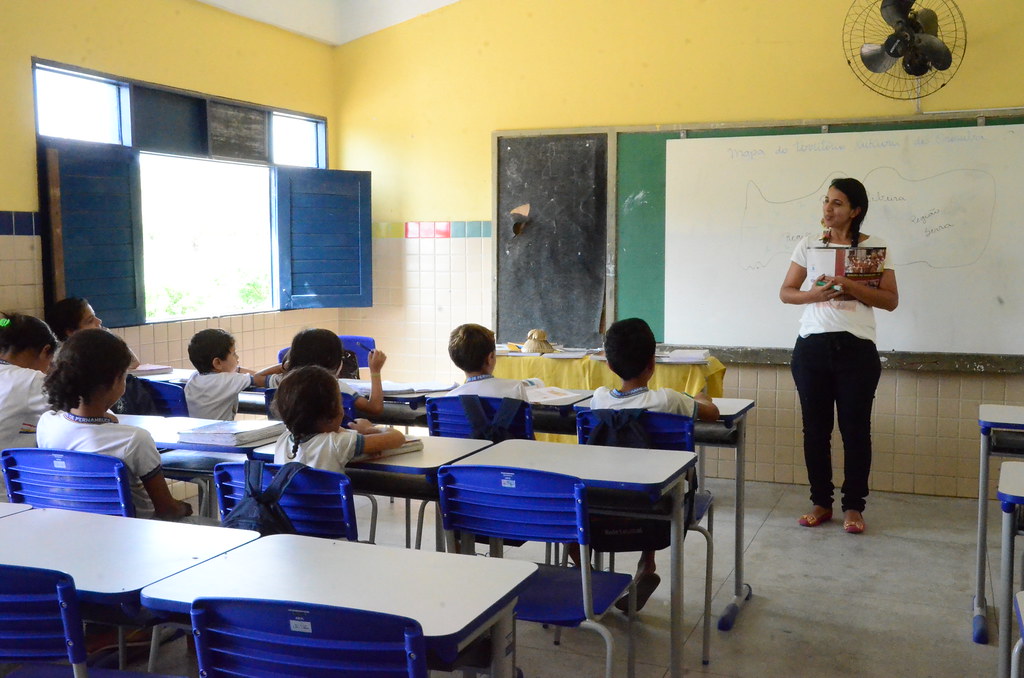 Importância da articulação intersetorial para promoção da saúde mental docente marca o debate do primeiro webinar aberto do IEPS e Juntô