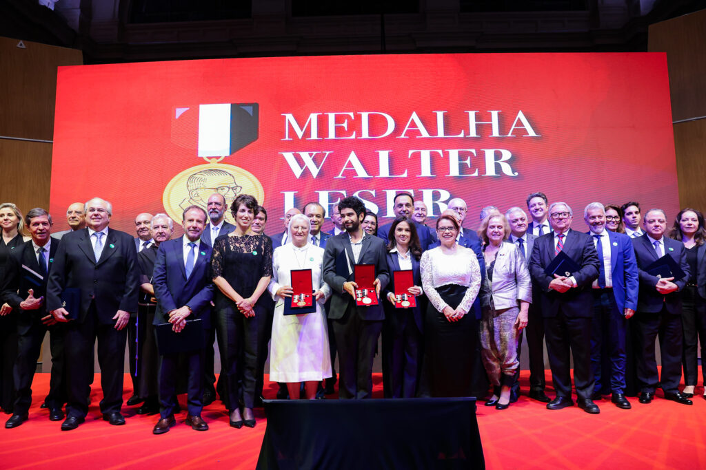 IEPS recebe medalha Walter Leser por contribuição ao SUS de São Paulo