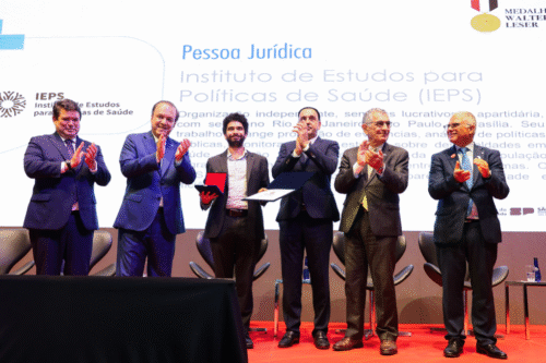 IEPS recebe medalha Walter Leser por contribuição ao SUS de São Paulo