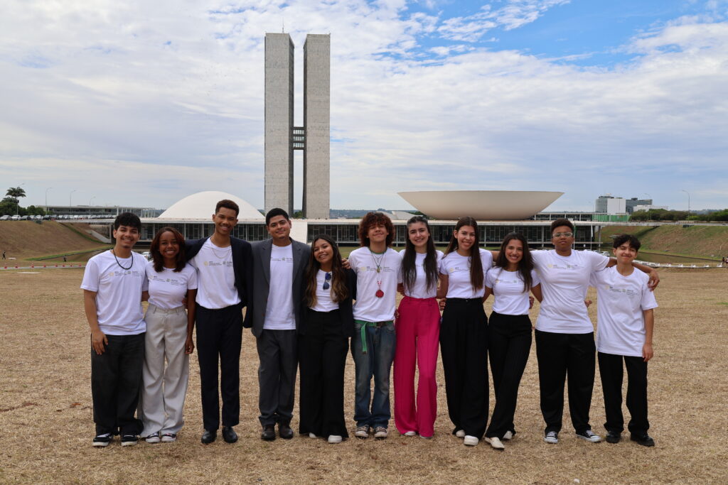 “Nada sobre nós sem nós”: é a juventude que constrói o futuro da saúde mental no Brasil