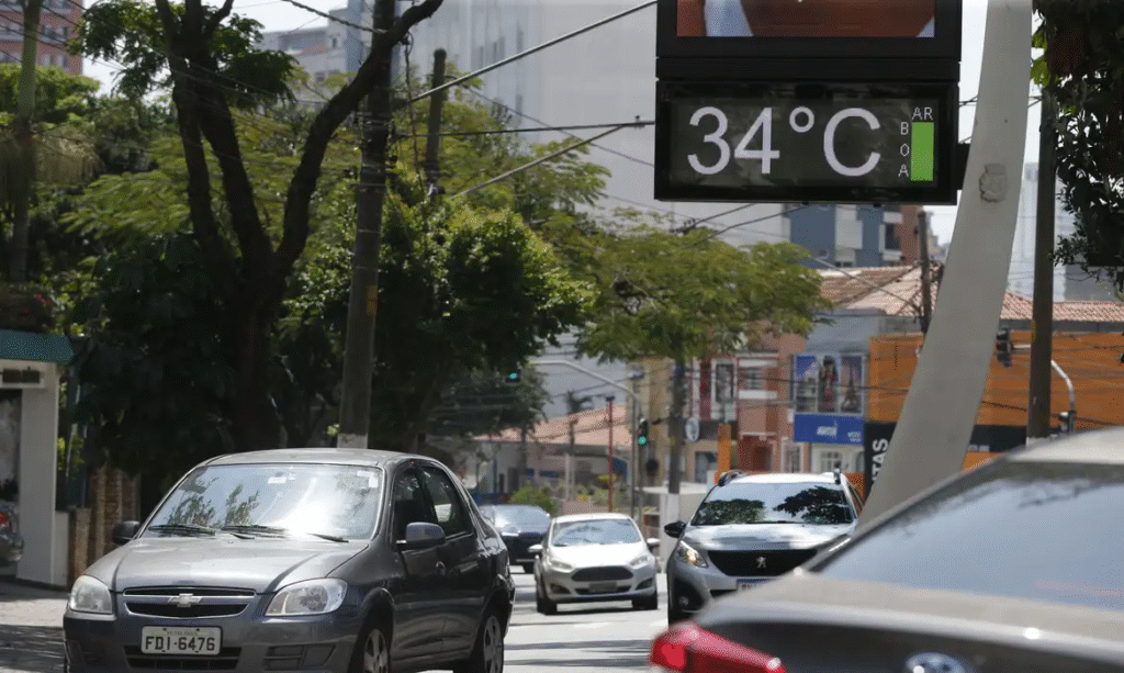 População preta enfrenta 38% mais poluição e o dobro de dias de temperaturas extremas do que população branca