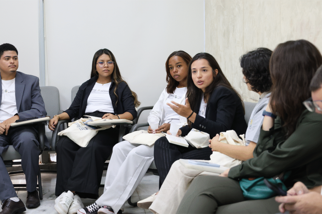 Importância da escuta e participação ativa de jovens nas políticas de saúde mental marca debate do último webinário aberto do IEPS e Juntô