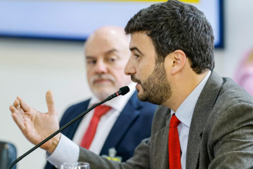 “Precisamos fazer ainda mais para aliviar o drama de milhões de famílias que têm sofrido com as bets”, afirma Miguel Lago em reunião no Planalto